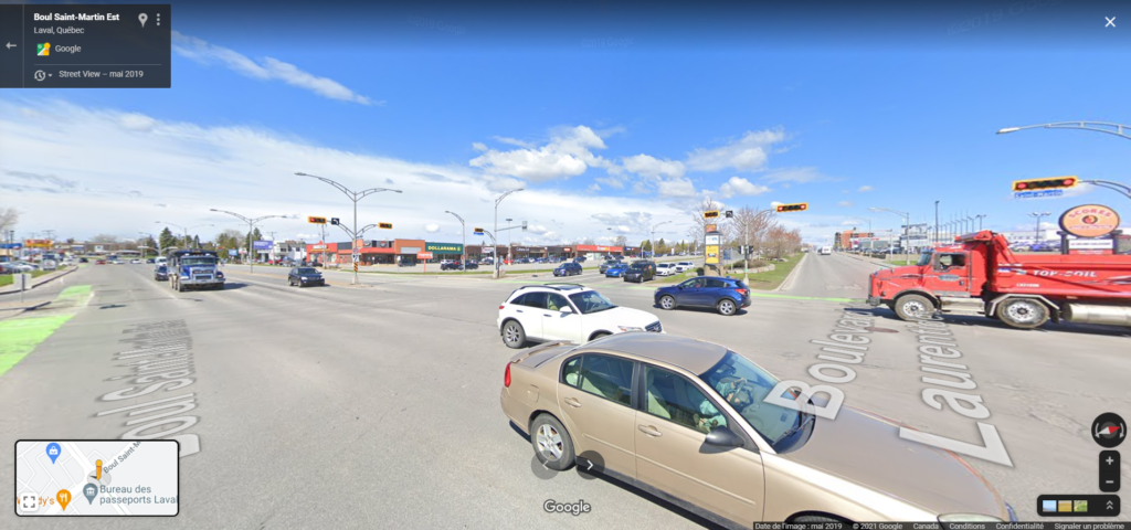 À Laval, sur le boulevard Saint-Martin, à l'intersection de la route 335, dénommée boulevard des Laurentides, en direction Sud-Ouest